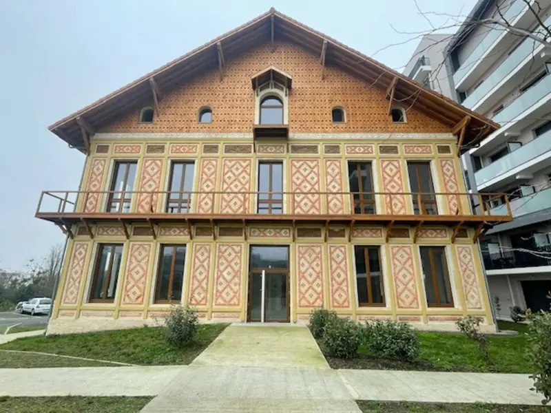 A VENDRE IMMEUBLE DE BUREAUX LOMONT (33310)