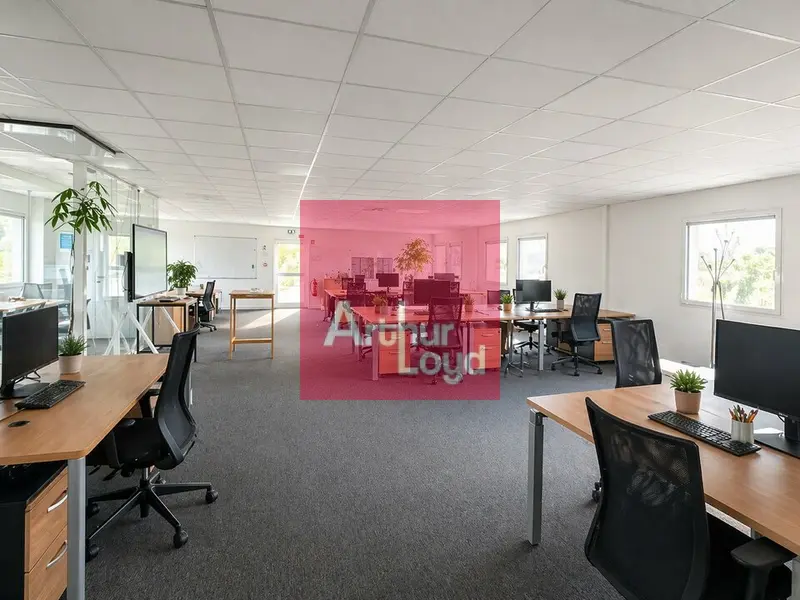 Bureau à louer - Clermont-Ferrand (63000) - 1132 m² - 15 000 €/mois