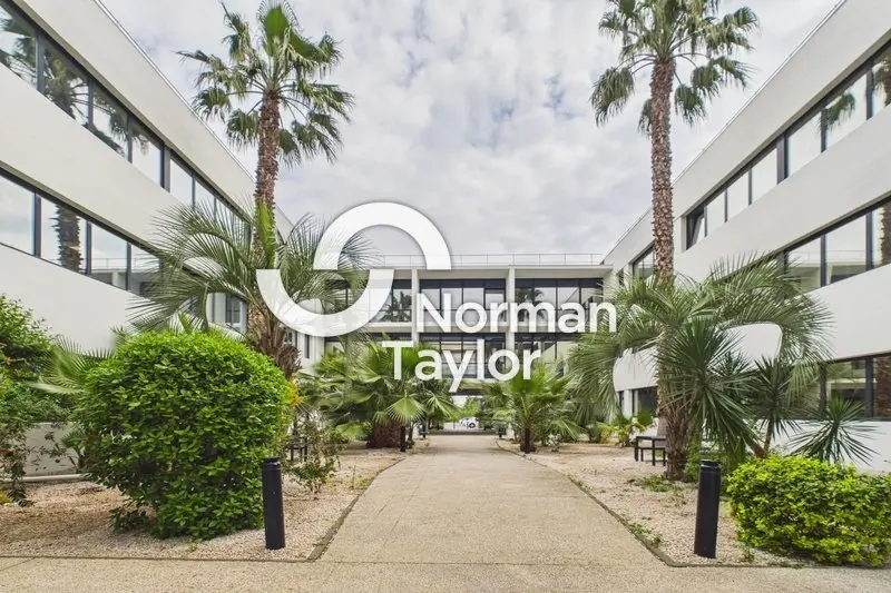 Bureau à louer - Pérols (34470) - 1126 m² - 14 075 €/mois