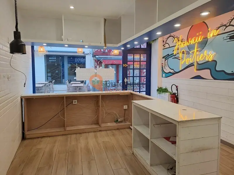 Local Commercial à louer - Poitiers (86000) - 94 m² - 600 €/mois
