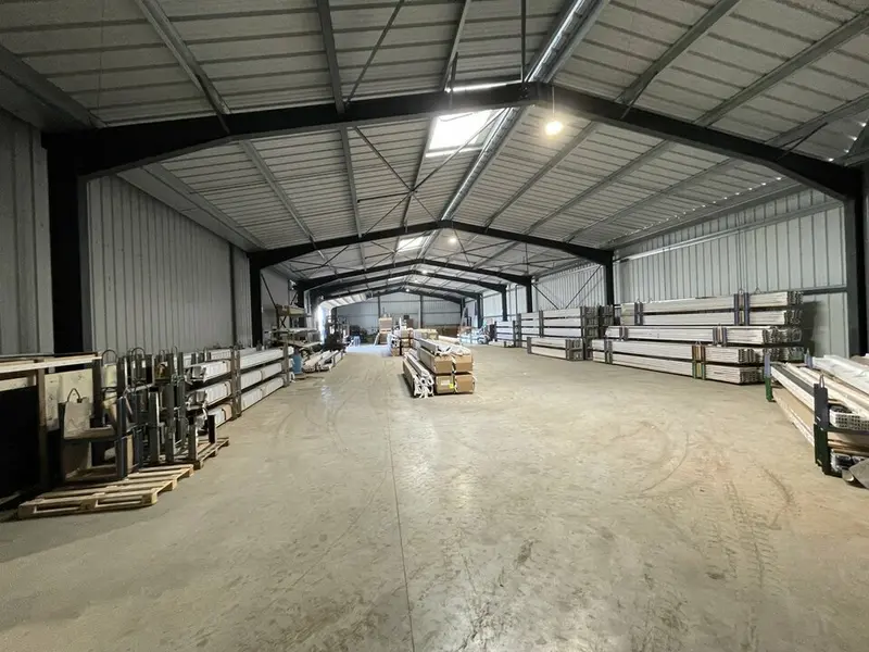 Entrepôt / Activité à vendre - Granges-Sur-Lot (47260) - 2448 m²