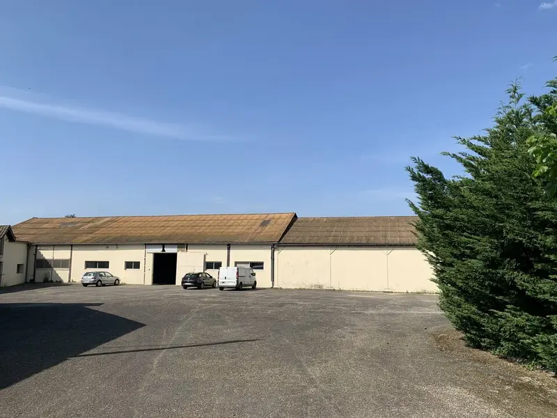 Entrepôt / Activité à vendre - Yvrac (33370) - 1933 m²