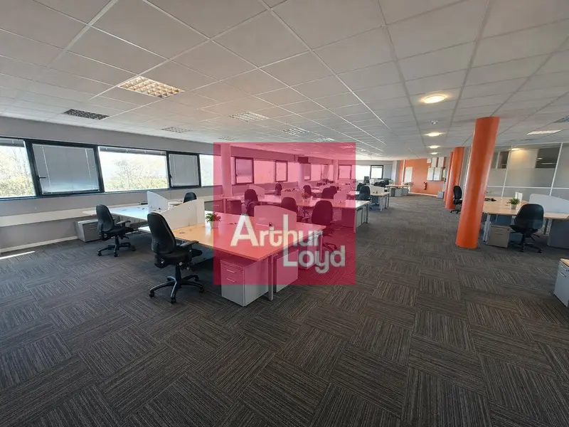 Bureau à louer - Cournon-D'Auvergne (63800) - 426 m² - 4 615 €/mois