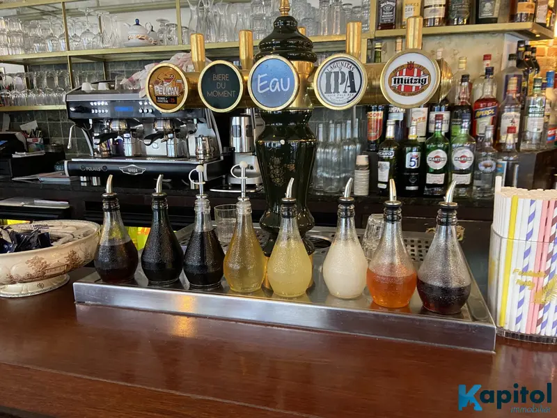 Brasserie d'angle – Paris 18e – proche métro