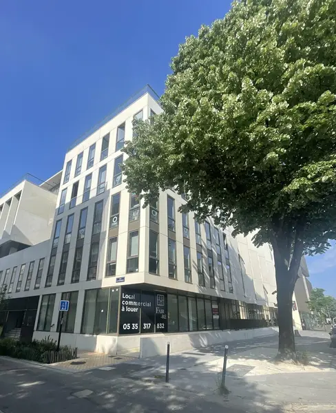 Local Commercial à louer - Bordeaux (33800) - 425 m² - 7 791 €/mois