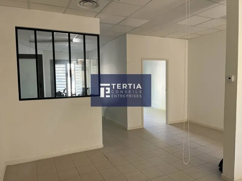 BUREAUX ADAPTES POUR UNE ACTIVITE LIBERALE