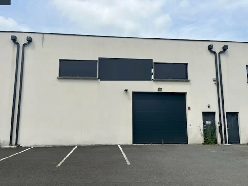 Entrepôt / Activité à louer - Montussan (33450) - 250 m² - 2 500 €/mois