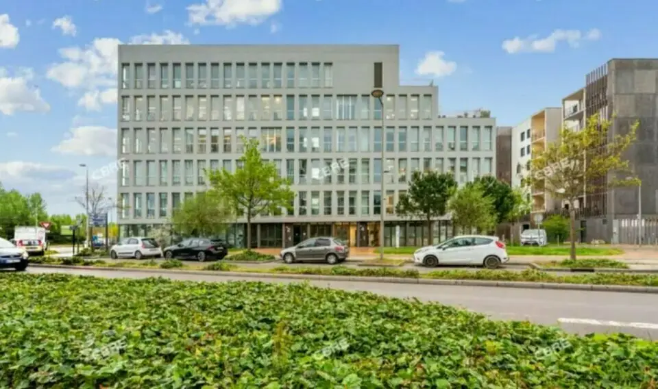 Bureau à vendre - Bordeaux (33300) - 2025 m²