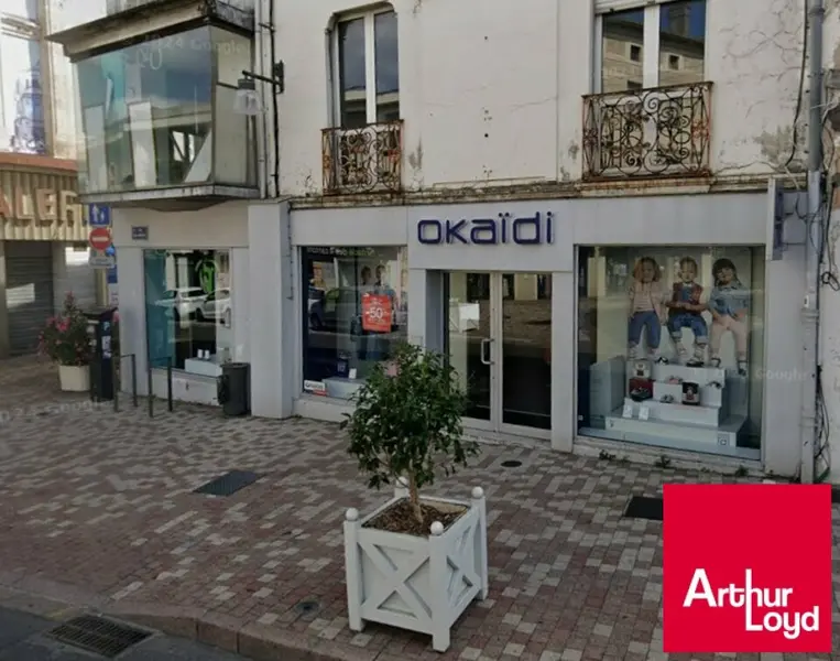 MONT DE MARSAN Centre ville, rue principale, emplacement n° 1