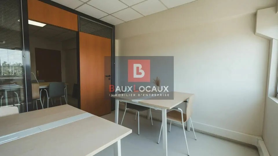 Bureau à louer - Salon-De-Provence (13300) - 10 m² - 400 €/mois
