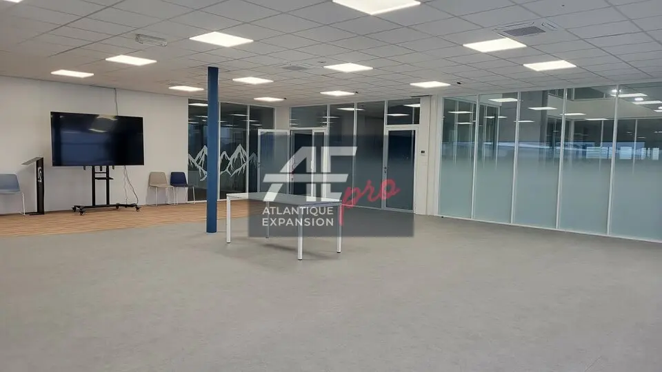 A louer Bureau à  AXE NANTES VANNES  par Atlantique Expansion Pro