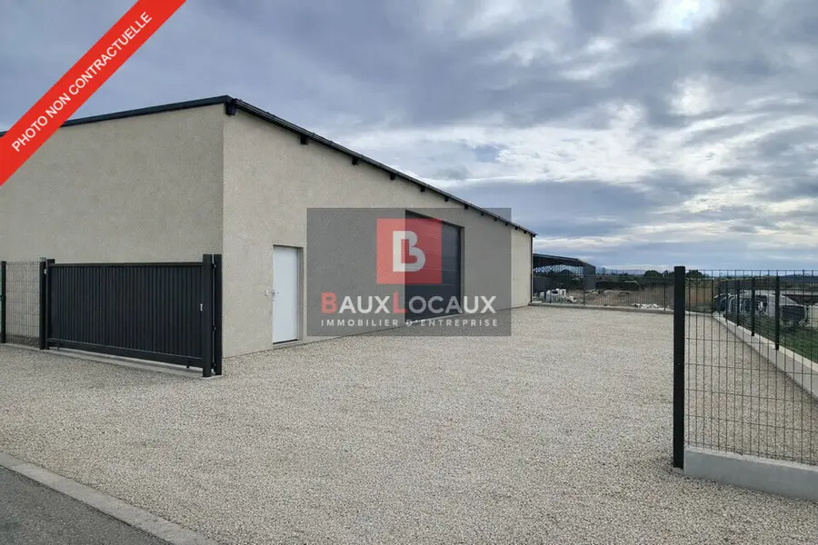 À LOUE  Local d'activité 370 m² NEUF Zone artisanale de Mazan