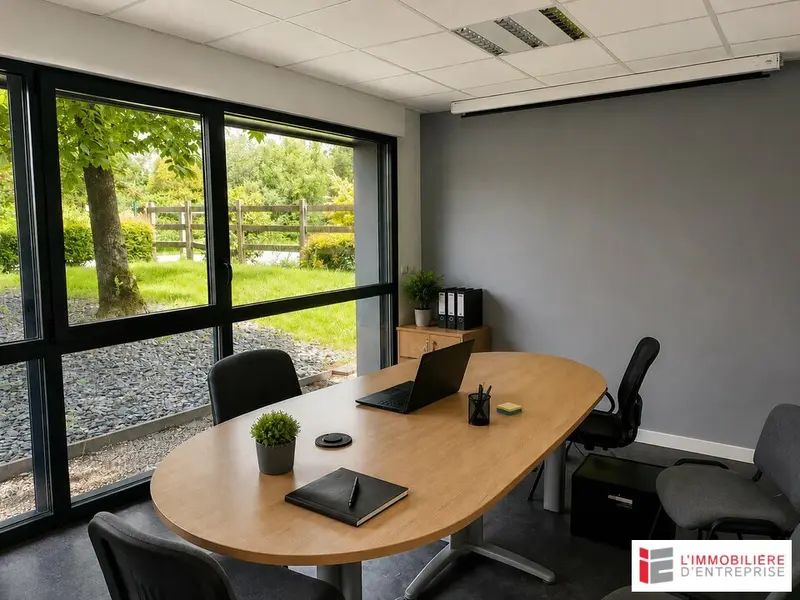 LOCATION  LOCAL D'ACTIVITÉS  320 m²  LA CHAPELLE-DES-FOUGERETZ