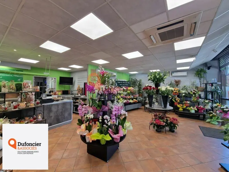 A louer Local commercial  163m² Poitiers