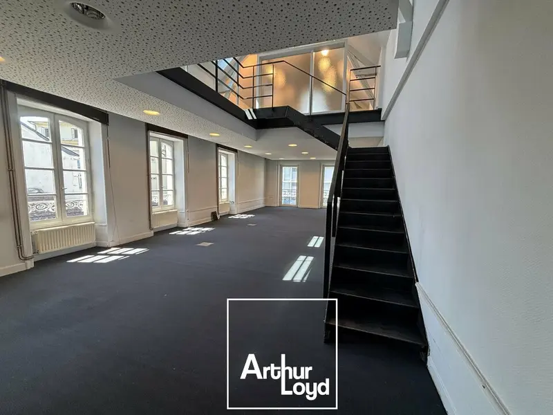 A LOUER Bureaux 130m2-Tulle-Parking