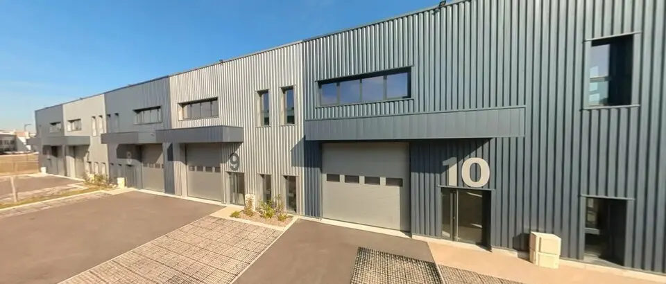 Entrepôt / Activité à louer - Bourgoin-Jallieu (38300) - 1486 m² - 10 525 €/mois