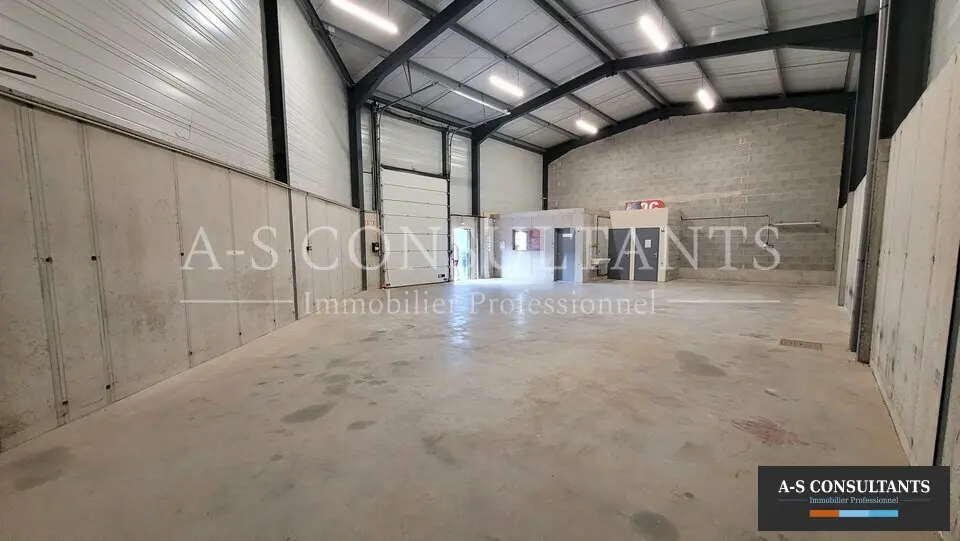 Entrepôt / Activité à louer - Bessey (42520) - 180 m² - 1 400 €/mois
