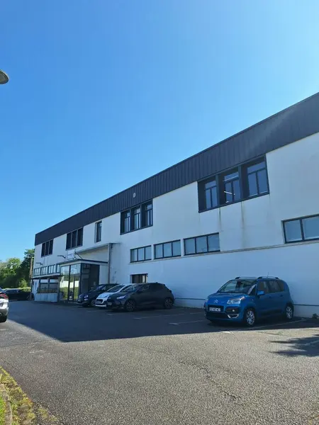 Entrepôt / Activité à louer - Quimper (29000) - 911 m² - 11 387 €/mois