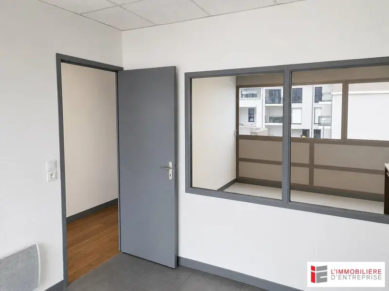 LOCATION  BUREAUX  33 à 66 m²  LA RICHARDAIS