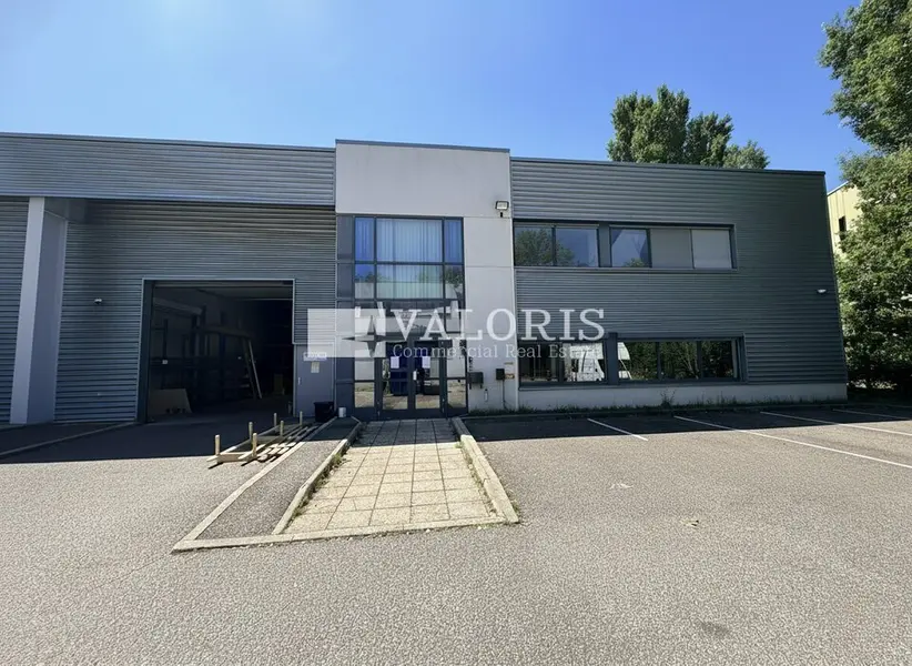 A vendre Locaux d'activité 741m² Limonest