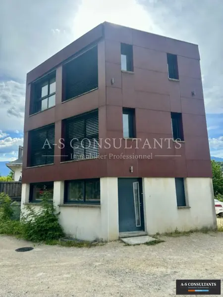 Bureau à louer - Barberaz (73000) - 260 m² - 3 000 €/mois