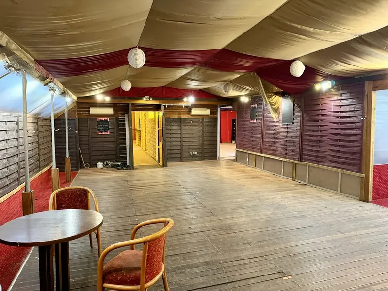 Local Commercial à vendre - Saint-Denis (93210) - 2192 m²