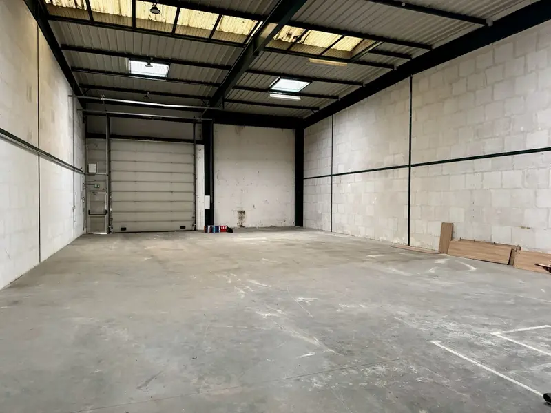 Entrepôt / Activité à louer - Villepinte (93420) - 369 m² - 3 382 €/mois