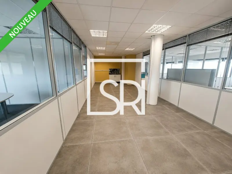 Bureau à vendre - Cournon-D'Auvergne (63800) - 584 m²