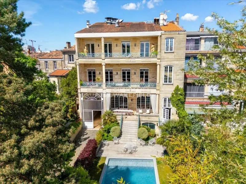 A vendre Bureaux 768m² Bordeaux