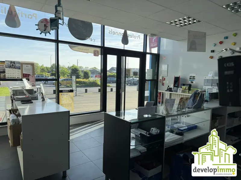 Locaux commerciaux - Louvigny - 75 m²