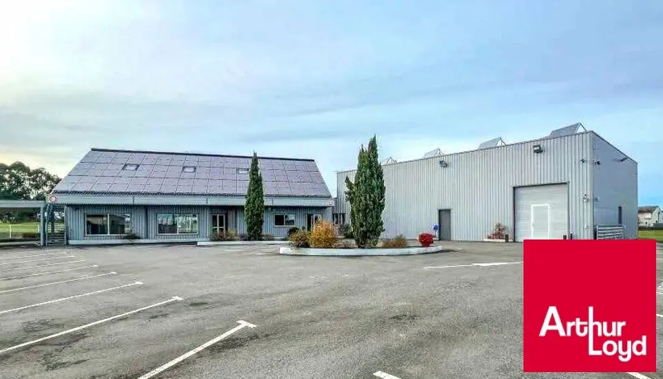 A vendre Locaux d'activité 1070m² Auriac
