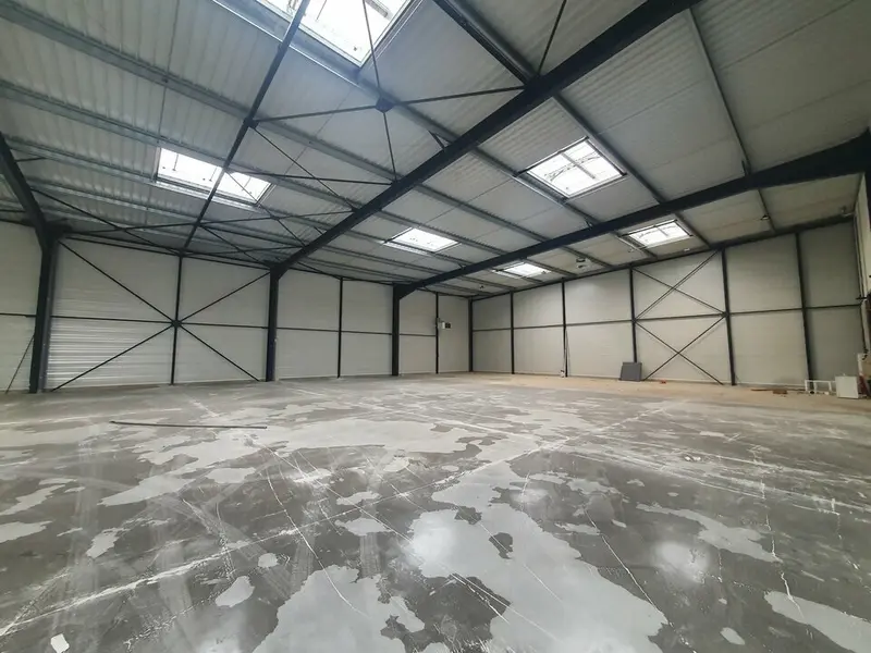 Entrepôt / Activité à louer - Bussy-Saint-Georges (77600) - 425 m² - 4 072 €/...