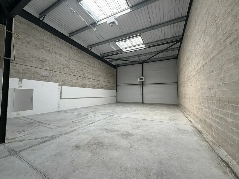 Entrepôt / Activité à louer - Bailly-Romainvilliers (77700) - 358 m² - 3 430 ...