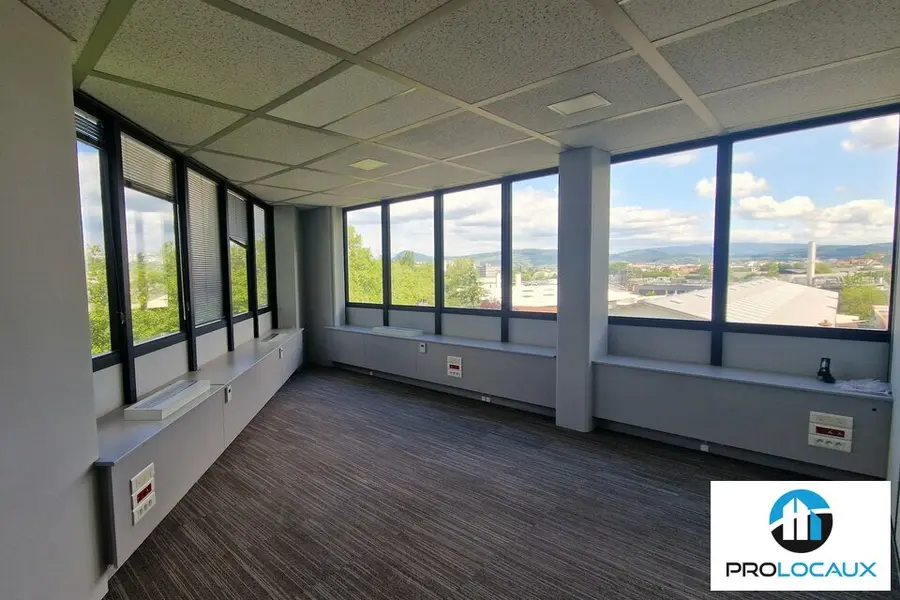 Bureau à louer - Annecy (74000) - 250 m² - 3 333 €/mois