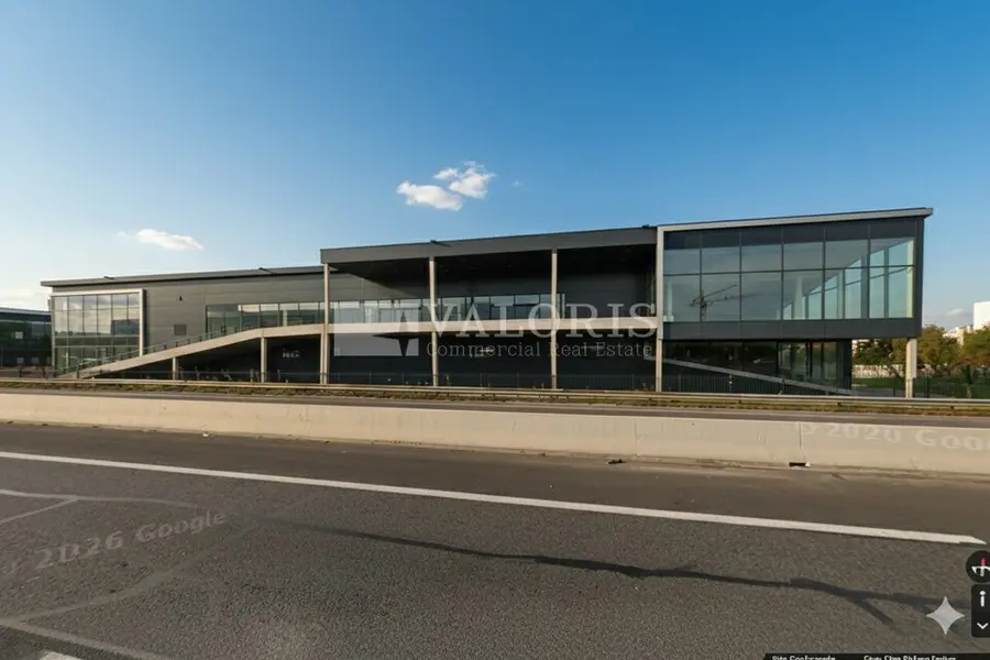 Local Commercial à louer - Vénissieux (69200) - 3754 m² - 50 000 €/mois