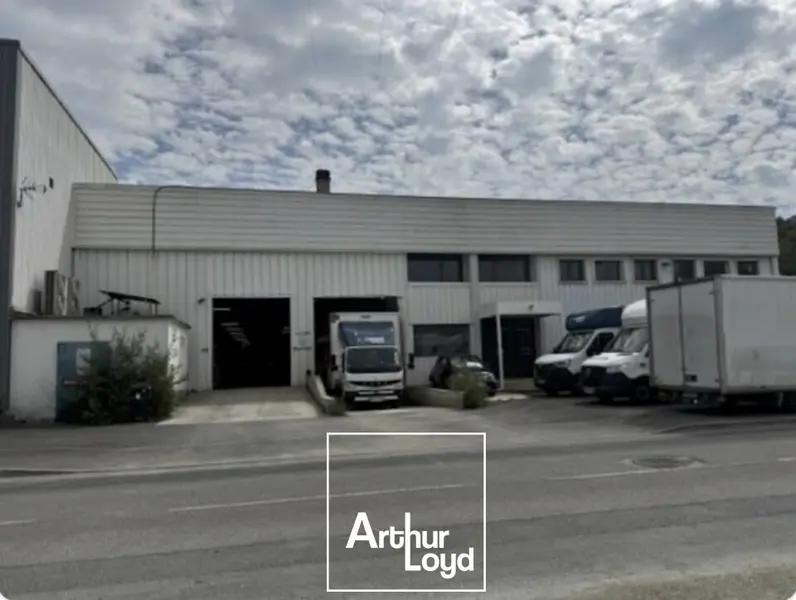 Entrepôt / Activité à vendre - Terrasson-Lavilledieu (24120) - 2164 m² - 1 30...