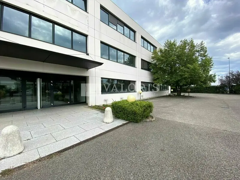 Bureau à louer - Bron (69500) - 163 m² - 1 765 €/mois