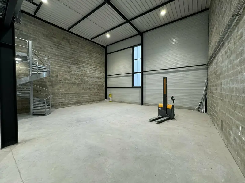 A louer Locaux d'activité 220m² Mauregard