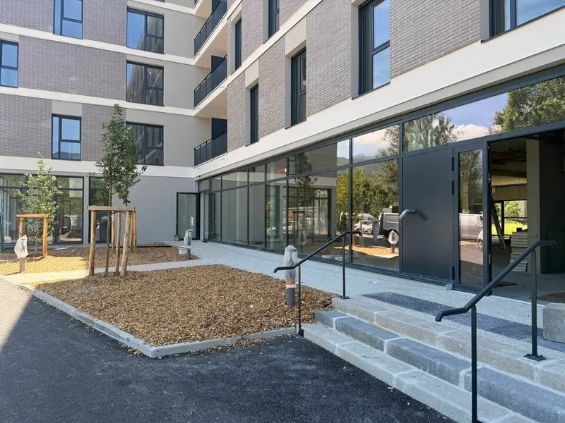 Local Commercial à vendre - Gières (38610) - 1263 m²