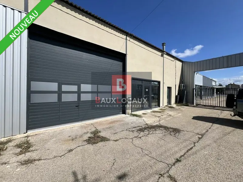 Vente Entrepôt/garage 401 m² Arles