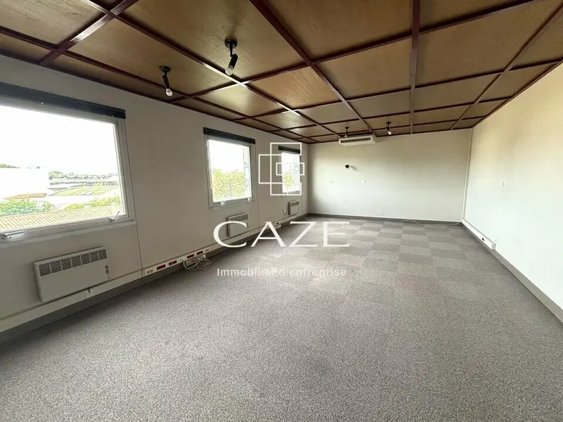 BUREAUX A VENDRE - CENTRE-VILLE SAINT MEDARD EN JALLES 