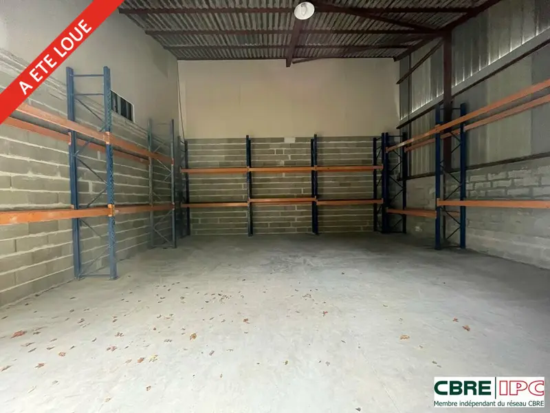 Entrepôt / Activité à louer - Urcuit (64990) - 100 m² - 650 €/mois