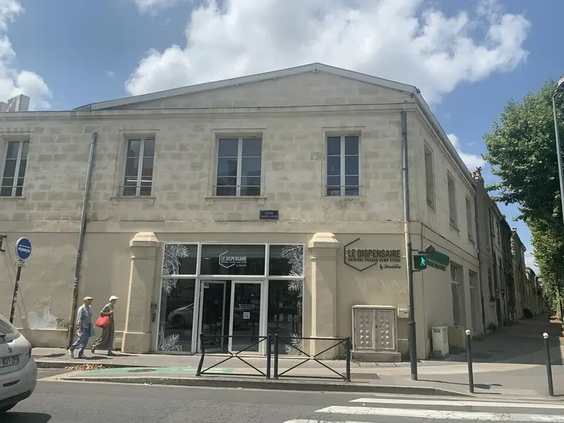 Bureau à louer - Bordeaux (33300) - 490 m² - 9 166 €/mois
