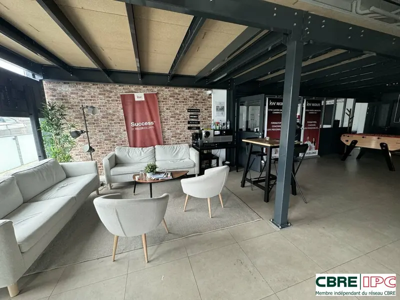 Local Commercial à louer - Bayonne (64100) - 360 m² - 4 000 €/mois