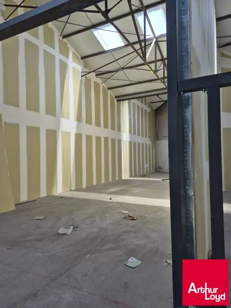 RARE, BAYONNE, zone du forum, local d'activités à vendre