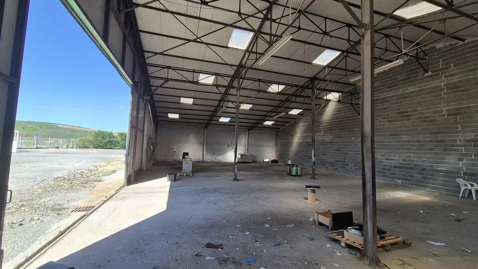 A louer Entrepôt 376m² Beauregard-Vendon