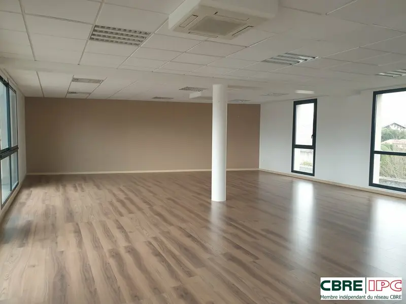LOCATION - REF : 7958MP/PC