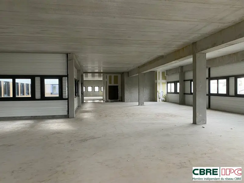 LOCATION - REF : 7635YA10