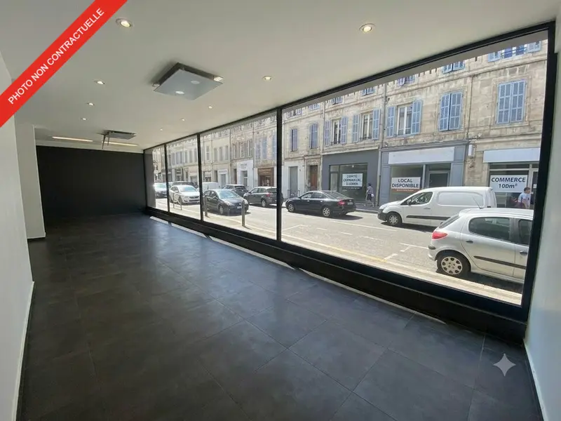 Local Commercial à louer - Marseille 06 (13006) - 103 m² - 1 800 €/mois