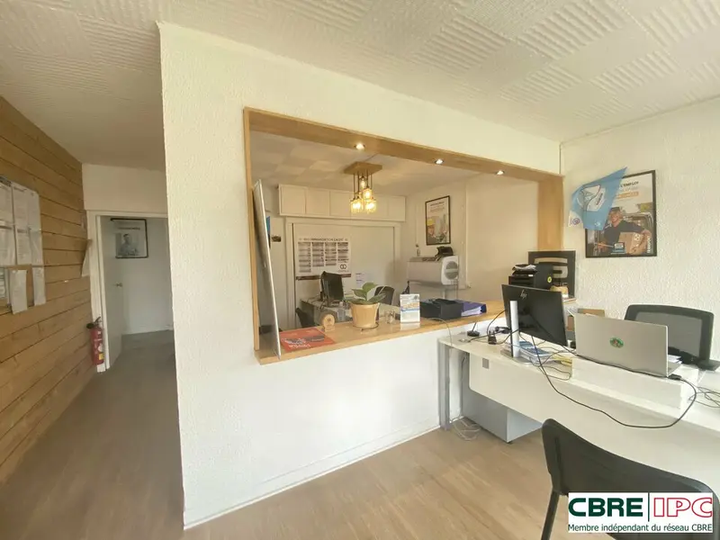 LOCATION - REF : 8369FD